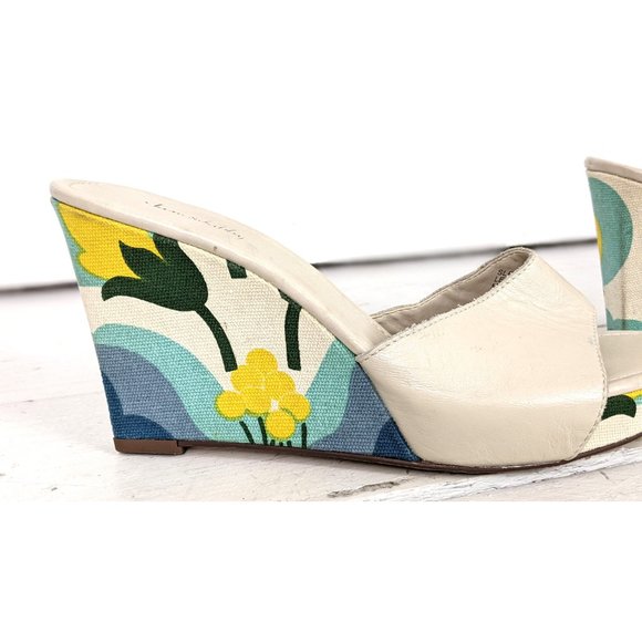 Psychedelic white/blue op art floral canvas and leather open toe platform mules - Picture 8 of 10
